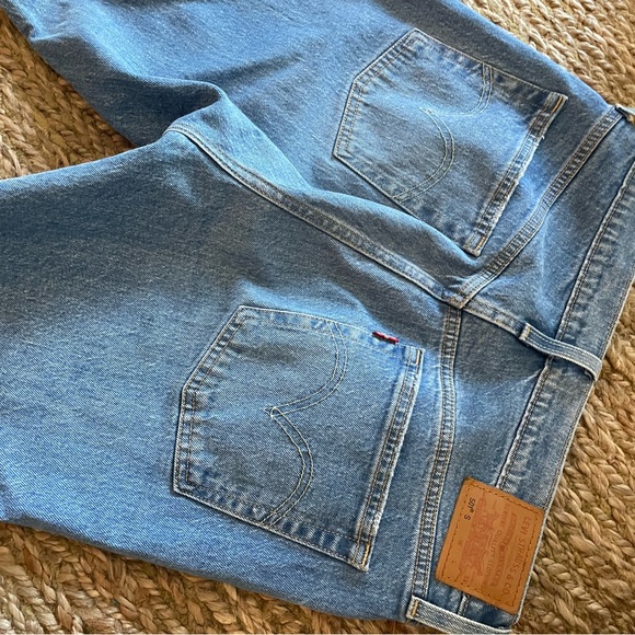 Levi’s 501 Skinny Jean with rip - Picture 2 of 4